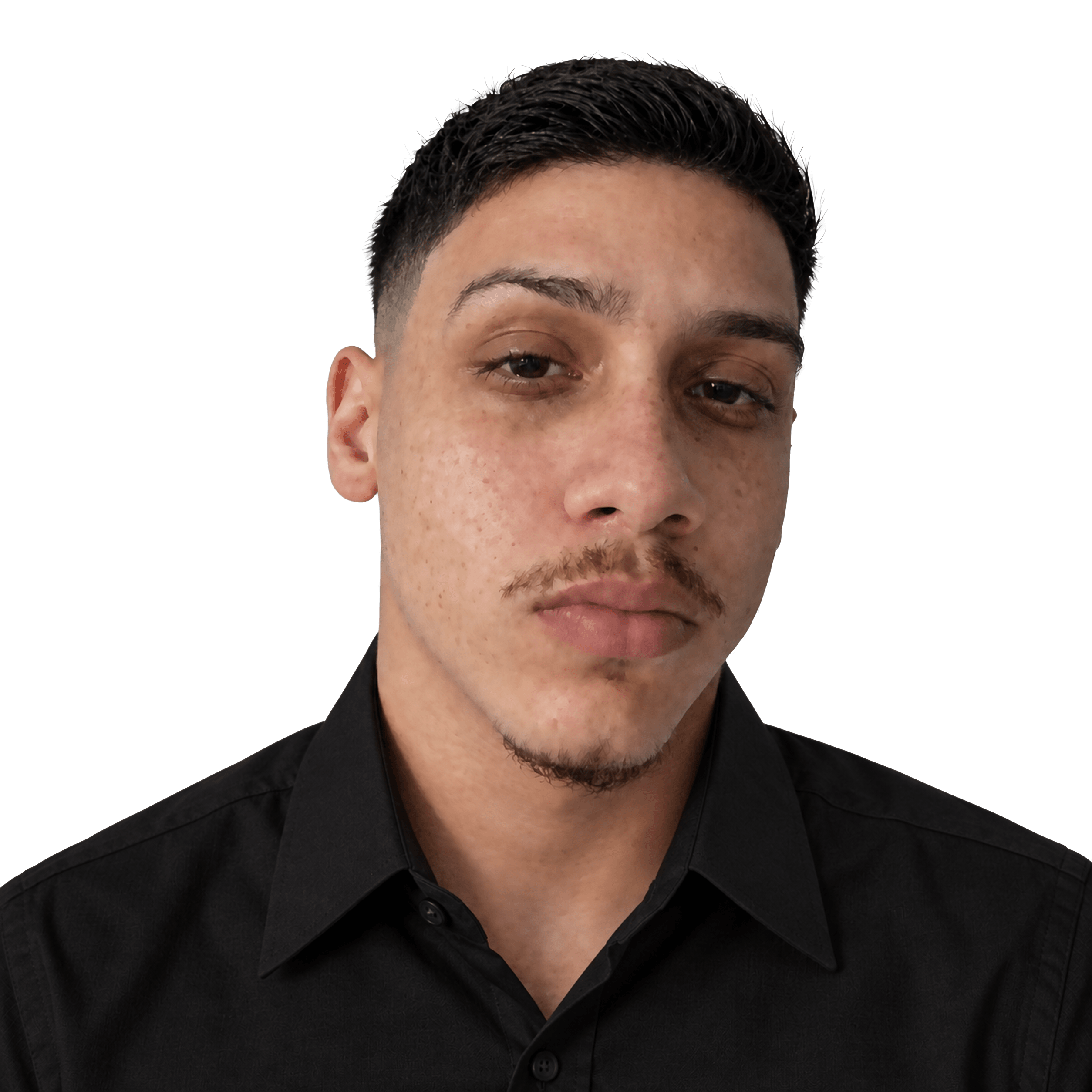 Retrato de Matheus Prates, de camisa preta